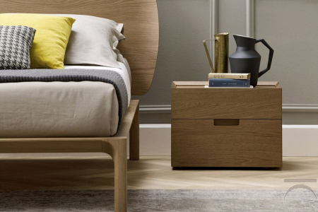 Comodino elegante a 2 cassetti in legno rovere