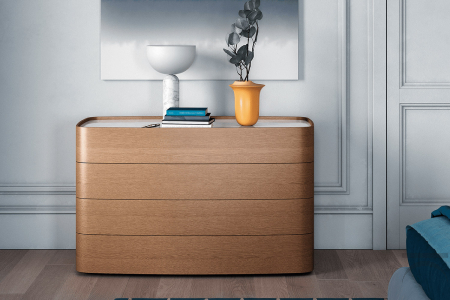 Comò 4 cassetti di design in legno con top in marmo bianco di carrara