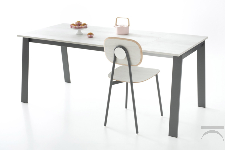 Tavolo moderno da cucina con gambe in metallo e piano in quercia bianco