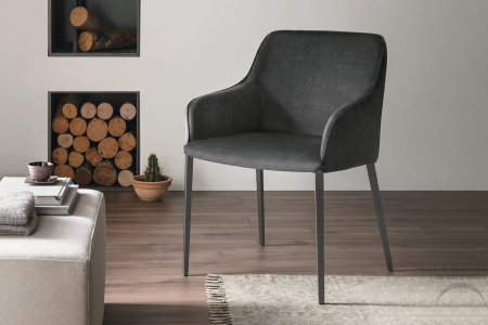 Poltroncina Lilium con struttura in metallo antracite e rivestimento Smile 35