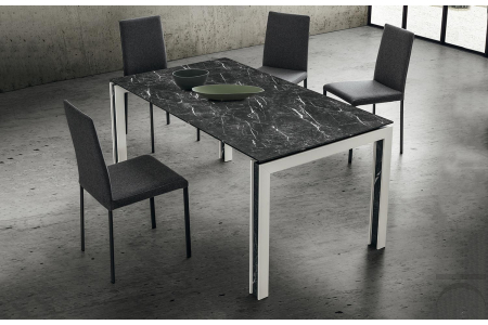 Tavolo allungabile di design da soggiorno con piano in HPL e gambe bianche con inserto