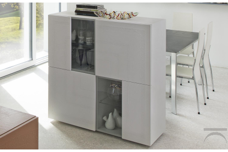 Laundry locker for holding objects