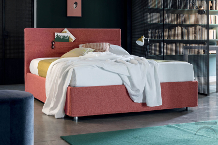 Letto imbottito con testiera con tasche porta oggetti
