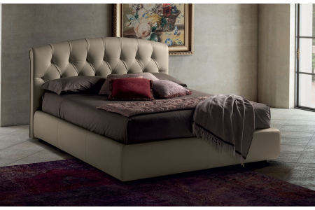 Letto matrimoniale classico moderno in pelle con contenitore e testata capitonnè