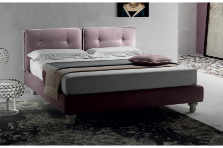 Nicole bed