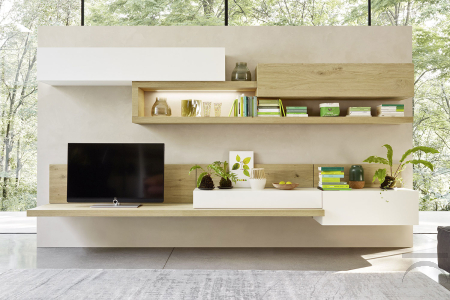 Parete soggiorno sospesa in rovere nodato naturale e in bianco opaco