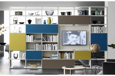 Libreria moderna colorata bifacciale in legno