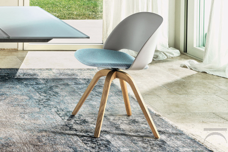 Sedia Polo con gambe in legno