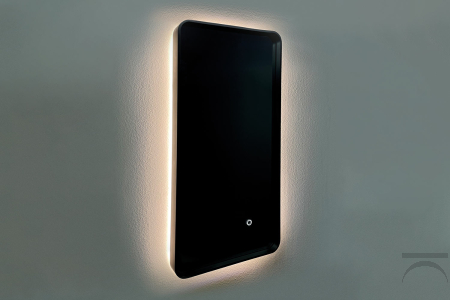 Specchio spectral rettangolare con luce ambientale