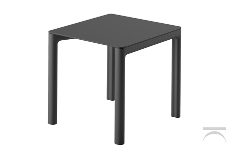 Tavolo Chloè con gambe in finitura nero perla. Misura 80 x 80 h 75 cm.