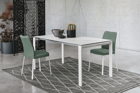 Tavolo moderno ed elegante Sangy