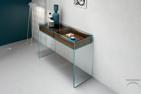 Consolle rettangolare semplice e versatile con ripiano in vetro temperato e cassetti in noce.