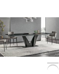 Tavolo moderno di design allungabile con piano in ceramica nera lucida e basamento centrale in metallo verniciato