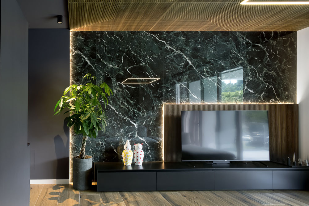 Apartment in Conegliano: open-plan kitchen and living room after refurbishment
