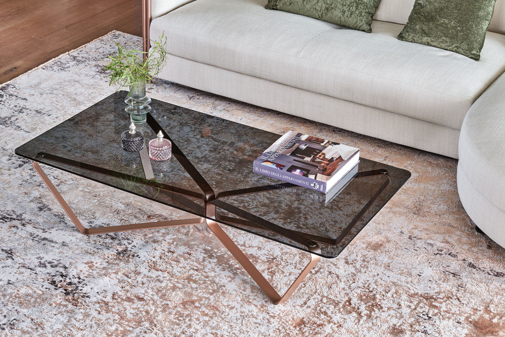 Rechteckiger Couchtisch im Wohnzimmer: passende Proportionen zu Sofa und Front-Layout