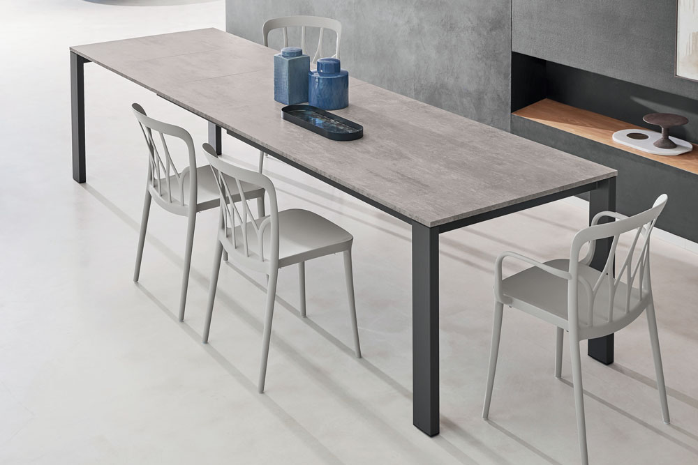 Dining table with laminate top
